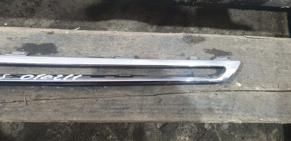 Молдинг решетки радиатора Mercedes GLE (C292) 15-19 Б/У Оригинал A2928880185