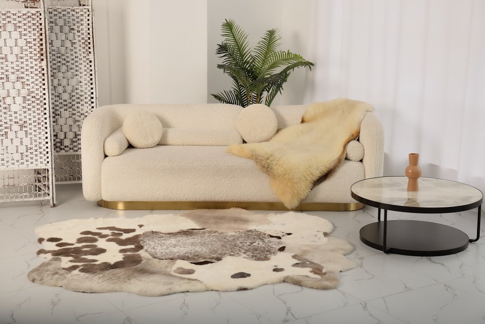 Ковер Мосси из некрашенных шкур с пятнами для интерьера