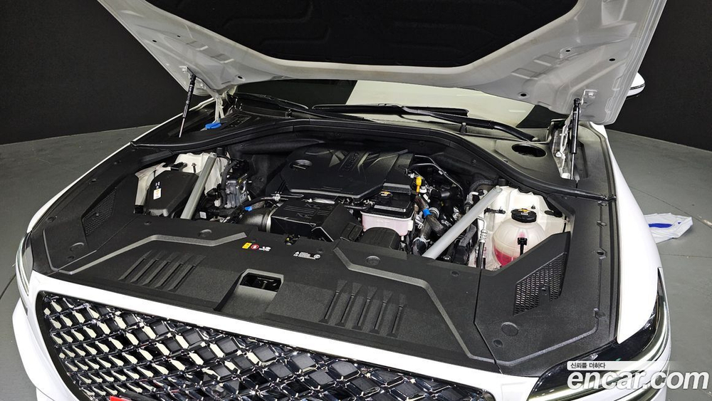 Genesis GV70 2.5T Бензин 2WD (01.2022)