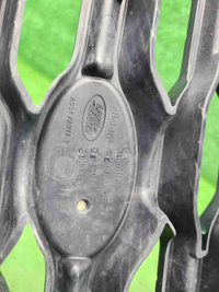 Решетка радиатора Range Rover Velar (2017-2023)