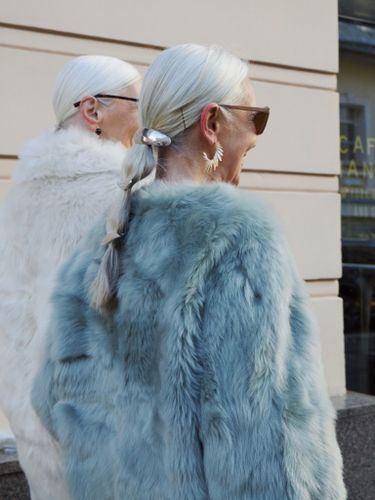 Мятная короткая шуба из овчины