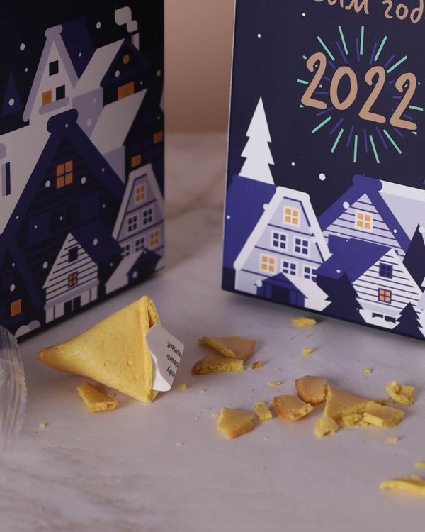 Коробка 10*10*13 см с логотипом на заказ.