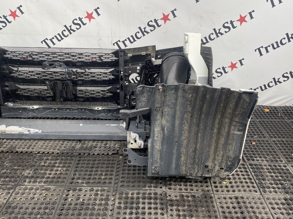 Бампер в сборе ноускат 2023г.