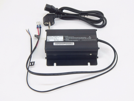 Зарядное устройство для тележек EHLS1000N\1500N 12V/8A (Charger)