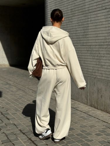 Бежевый хлопковый спортивный костюм