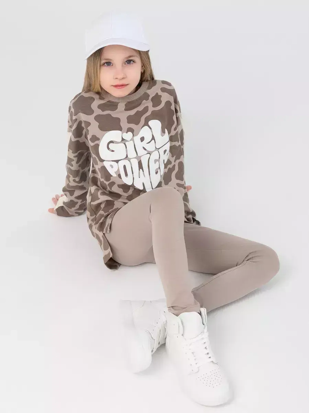 Костюм для девочки бежевый