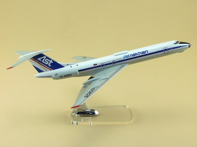 Модель самолета Ту-134А-3 (М1:100, Астраханские Авиалинии)