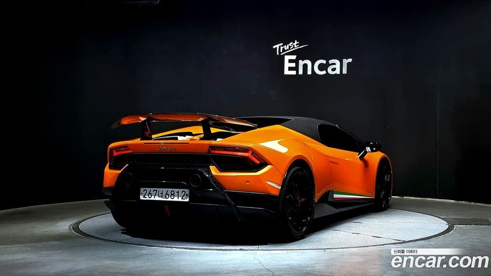 Lamborghini Huracan LP640-4 Spider 퍼포만테 (12.2019)