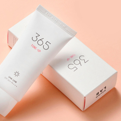 Round Lab 365 Tone Up SPF50+ PA+++ тонирующий солнцезащитный крем на основе физических UV фильтров