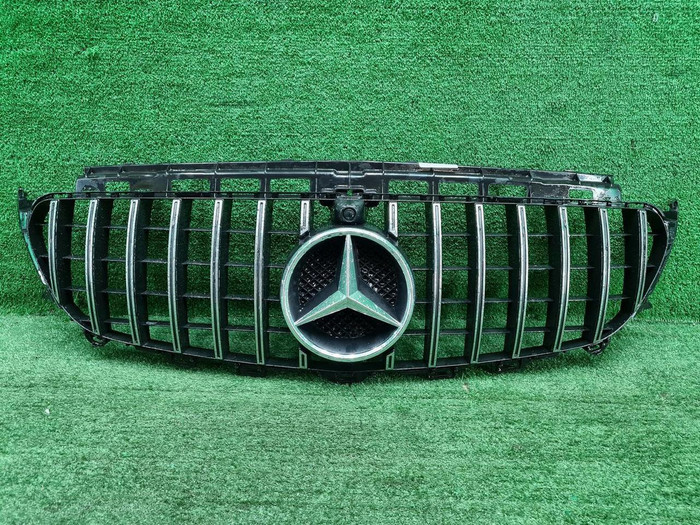 Решетка радиатора Mercedes E W213 (2016-2021) AMG