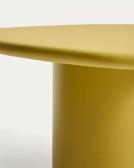 Уличный столик Macarella из горчичного бетона, 83 x 77 см