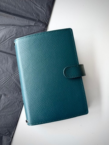 Обложка мидори А5 без карманов на хлястике, флотер изумруд