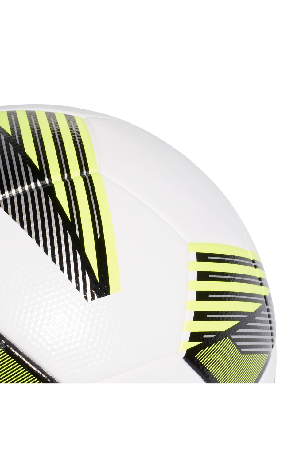 Футбольный мяч adidas Tiro League TSBE размер 5