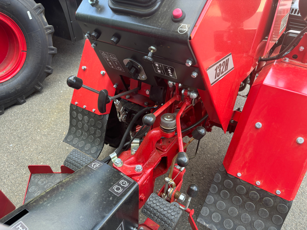 Минитрактор МТЗ Беларус 132Н с двигателем Rato R-390E