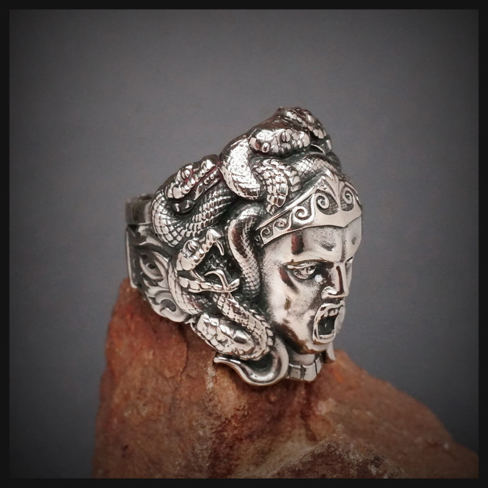 Кольцо "Медуза Горгона" мельхиор , 16 - 18 р