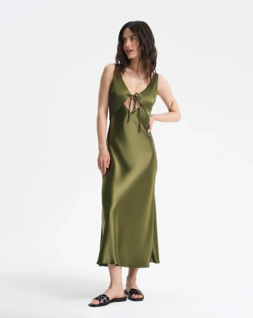 Платье с фигурным лифом