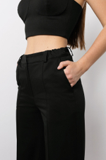 Брюки прямого кроя в черном оттенке