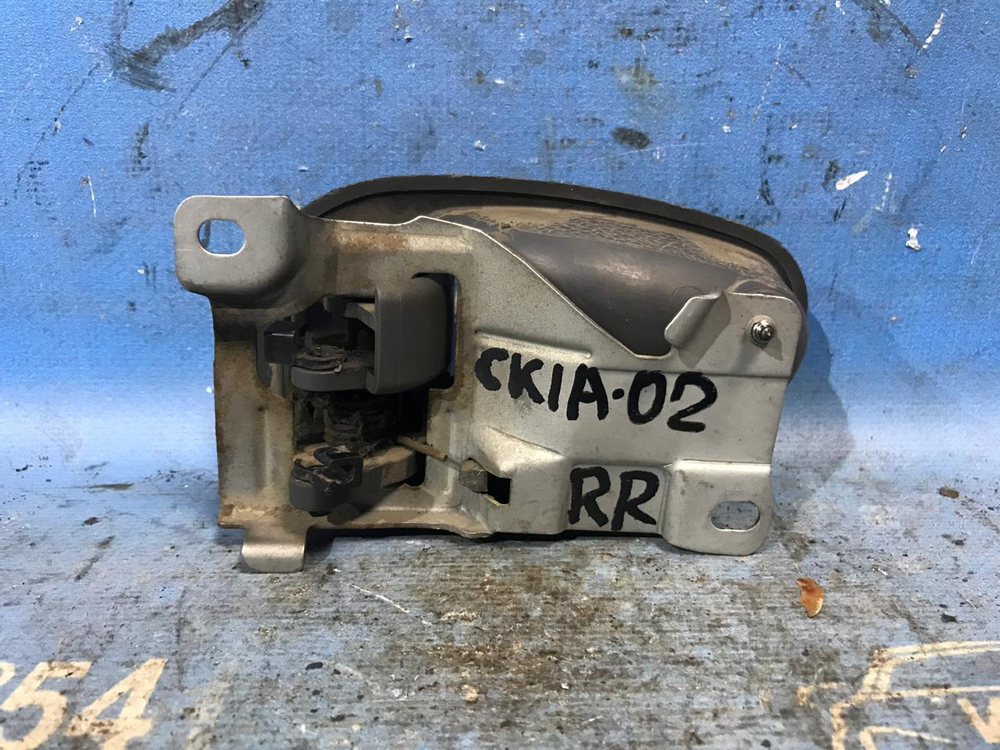 Ручка двери задней правой салонная MITSUBISHI LANCER 2000