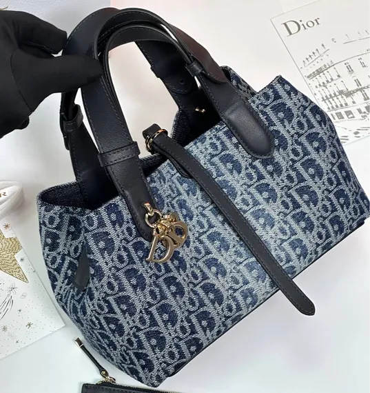Сумка Dior Toujours Жаккард Denim Dior Oblique синего цвета