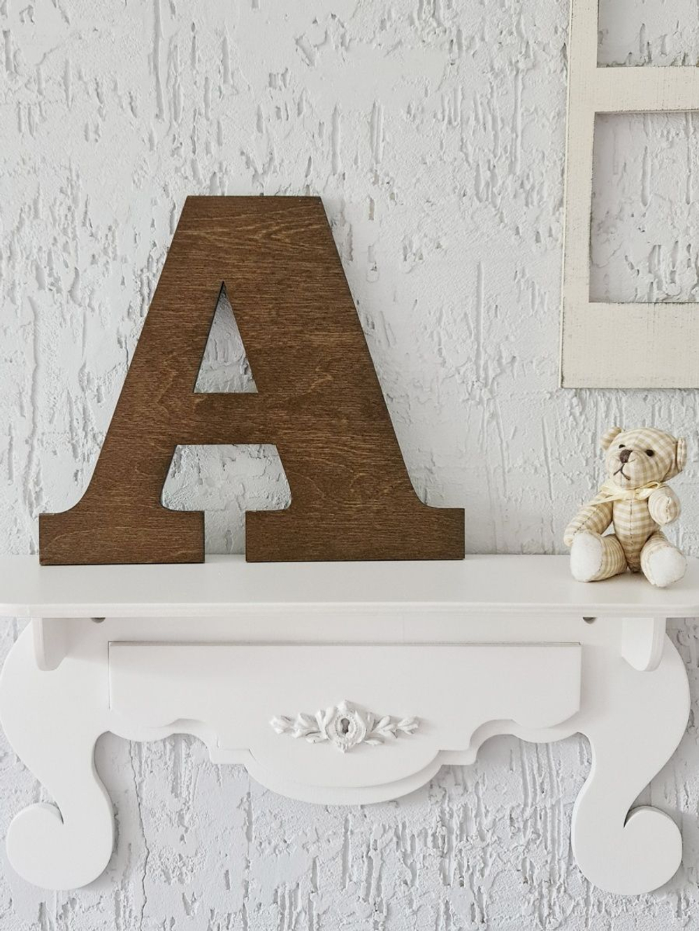 Буква английского алфавита деревянная настенная