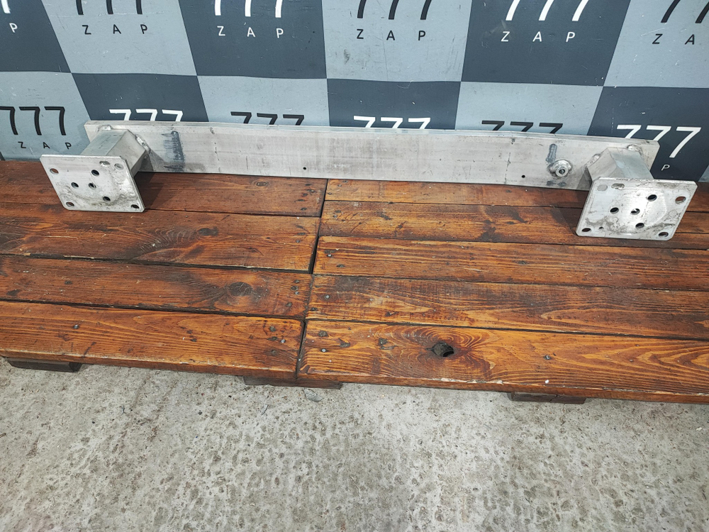 Усилитель переднего бампера Partner Berlingo 2 (B9)  Б/У Оригинал 9681145780