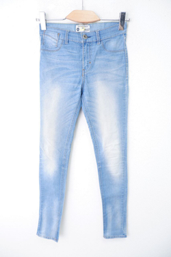 Джинсы Terranova с потертостями 42  размер