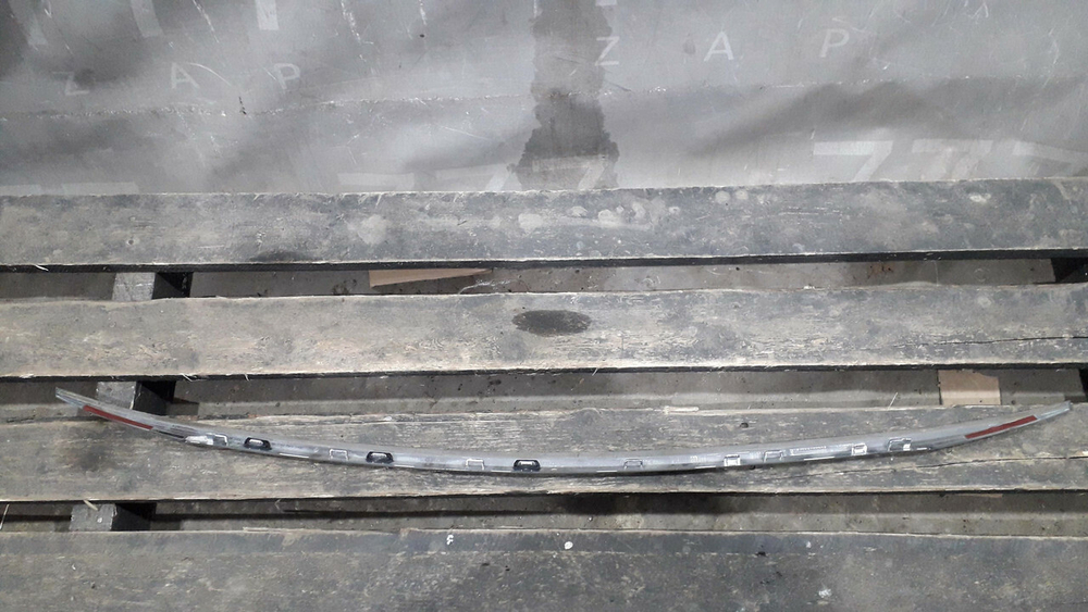 Молдинг крышки багажника Mercedes E-Class (W213) 16-21 Б/У Оригинал A2137570000