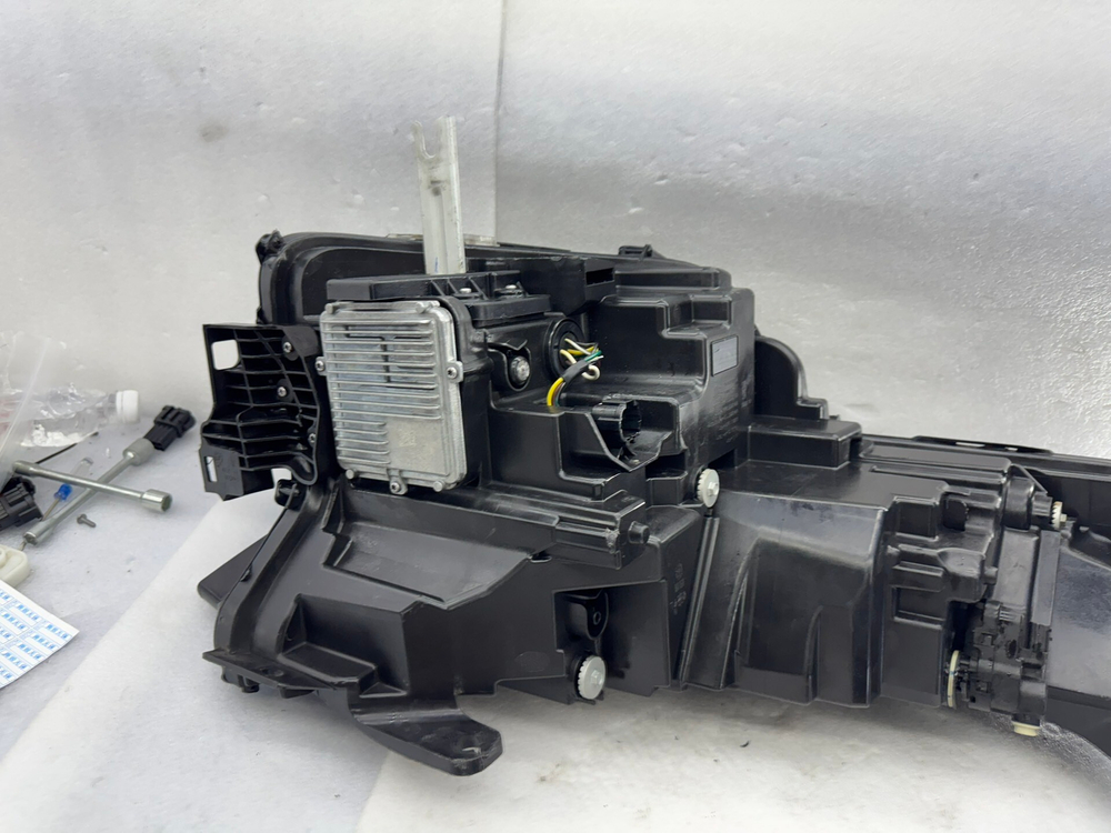 LED передняя фара (левая/правая) на Dongfeng Venucia D60/D60 Plus (Первая комплектация)
