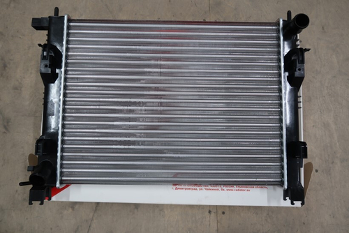 Радиатор основ. алюм. Renault Logan II (12--), 2180 Vesta, XRAY (15-) 1.6 М/А с конд. (ДЗР)