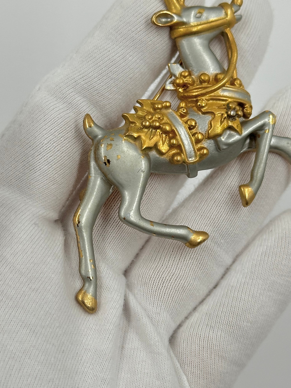 Брошь Олень