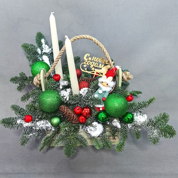 Новогодняя композиция в деревянном ящике