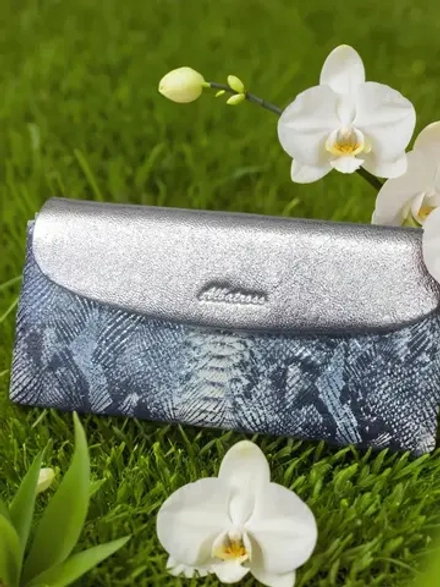 Компактный кошелек из лазерной натуральной кожи