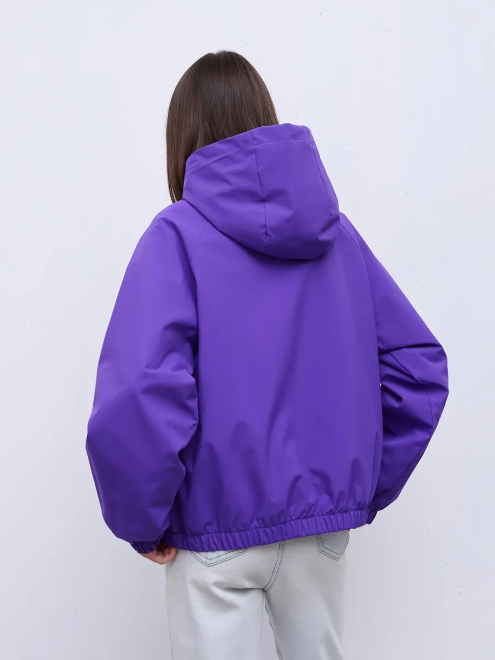 Ветровка с капюшоном