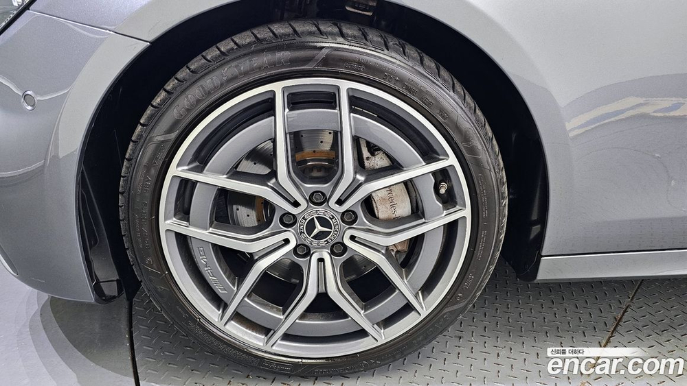 Mercedes-Benz E-Class W213 E220d 4MATIC AMG Line (08.2021)