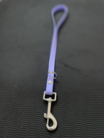 Водилка из биотана , 20 мм , 35 см. Карабин авиационный , черный.