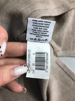 Топ Glenfield с воротом, в составе натуральная шерсть, маркировка S, визуально на 44 размер