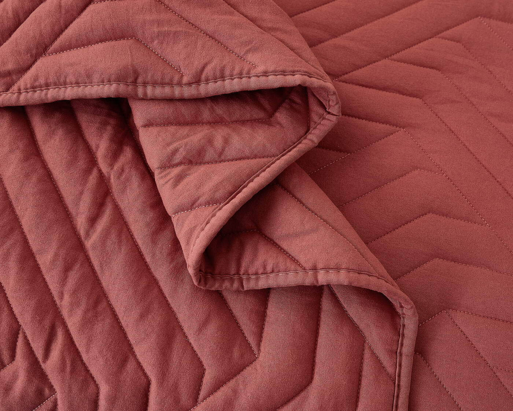 Покрывало 230х250 и 2 наволочки 50х70 Sofi De MarkO Мориц красное