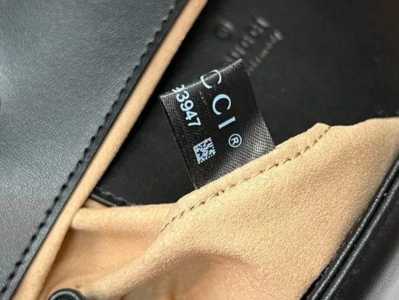 Мини-сумка на плечо женская Gucci GG Marmont черный