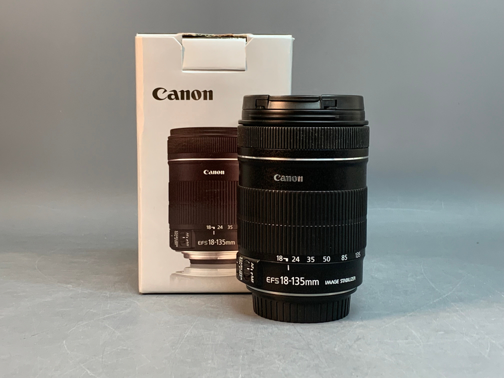 Canon EF-S 18-135 mm f/3.5-5.6 IS