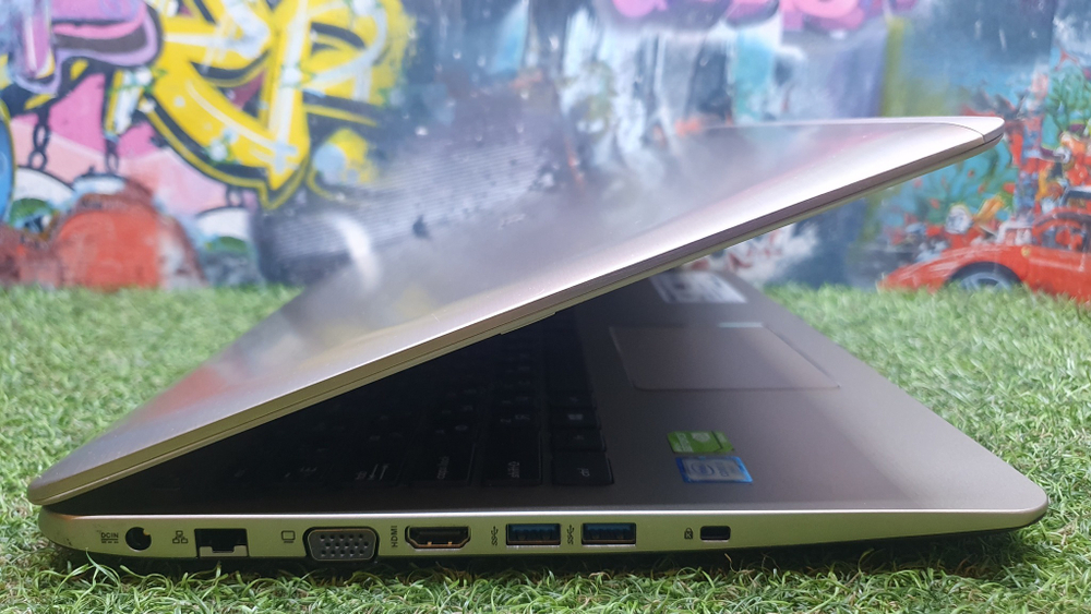 Ноутбук ASUS i5-6/12Gb/940MX 2Gb