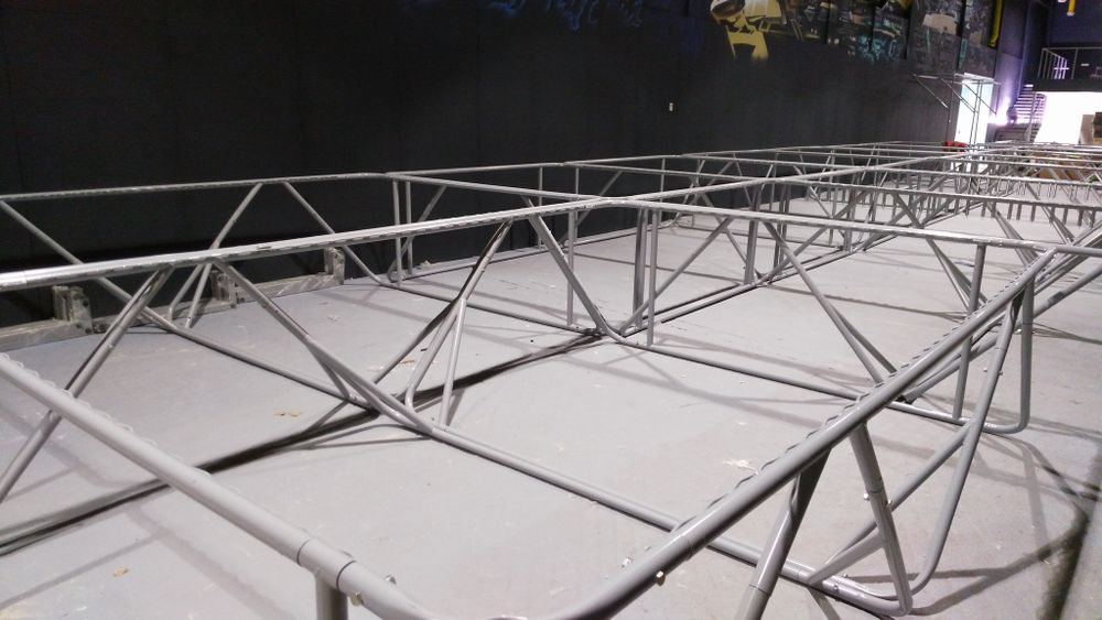 Рама батута 3х3 метра с опорами, для составления в батутную арену