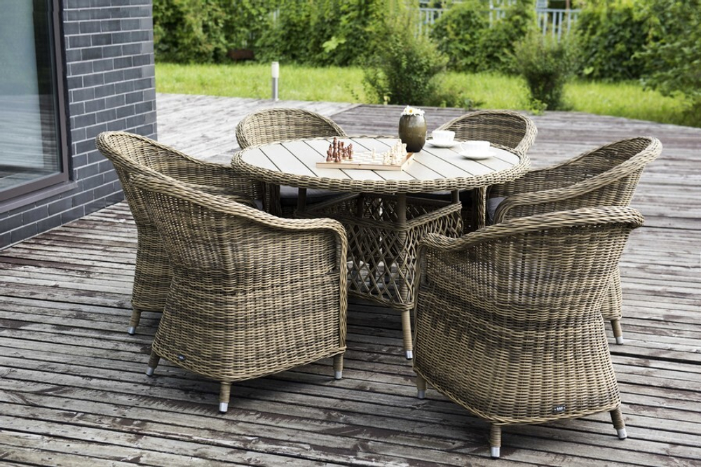 "Равенна" плетеное кресло из искусственного ротанга, цвет соломенный с серой подушкой