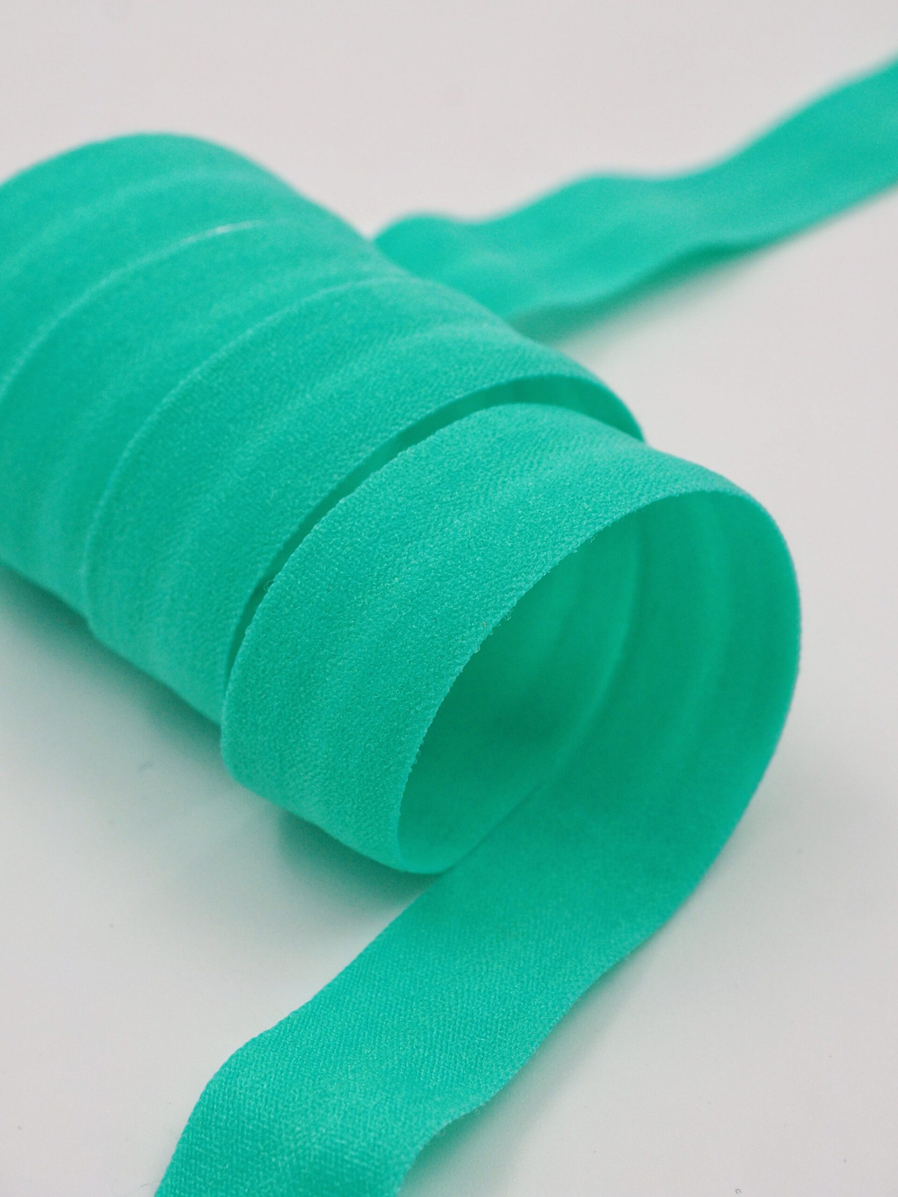 Бейка эластичная ментоловая матовая ширина 15 мм