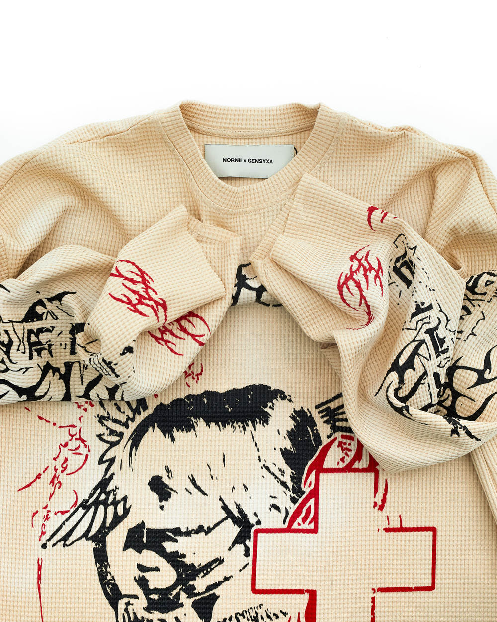 Internet Celebrity L. // Black-Red Print