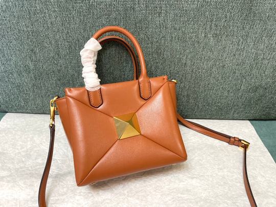 Valentino One Stud Bag 18 cm