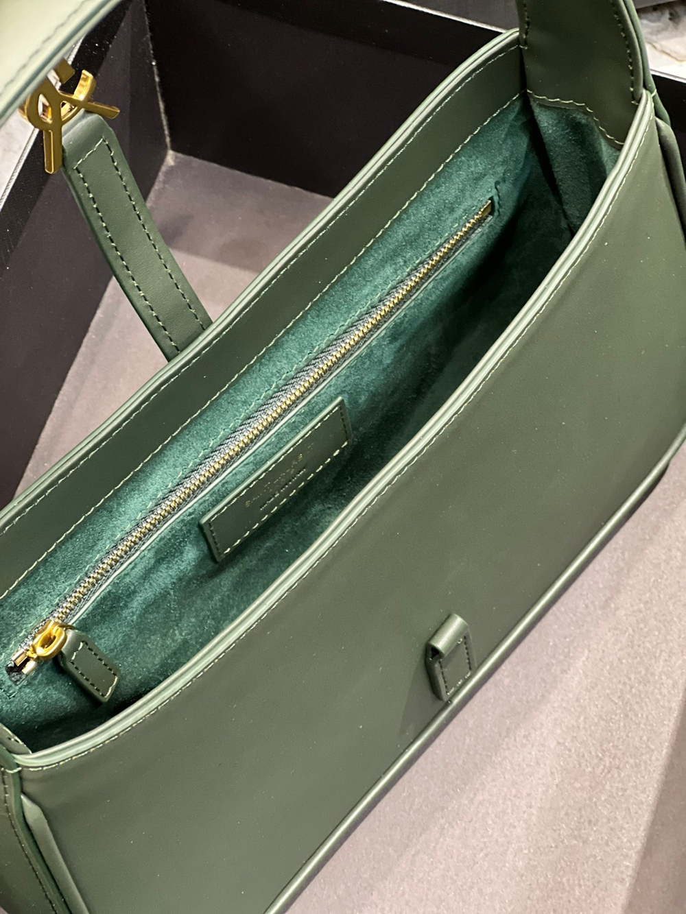 Saint Laurent Le 5 à 7 Hobo Bag