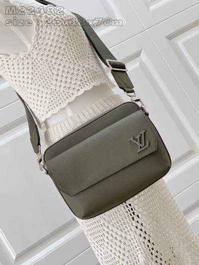 Louis Vuitton Fastline Messenger