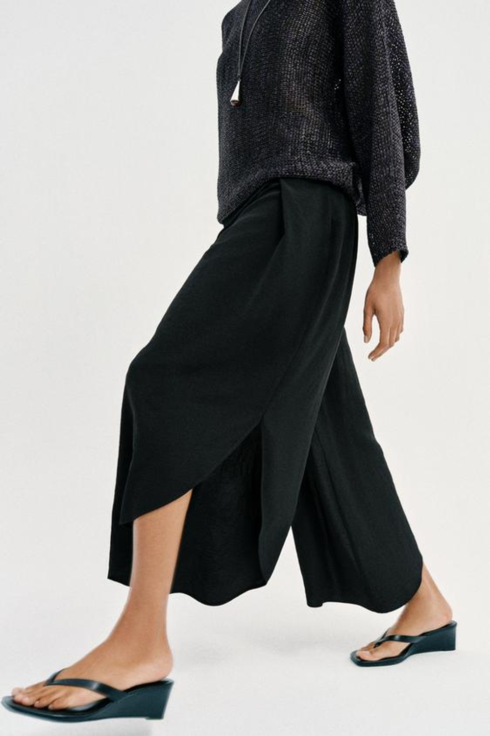 ZARA ШИРОКИЕ БРЮКИ С РАЗРЕЗАМИ, ЧЕРНЫЙ