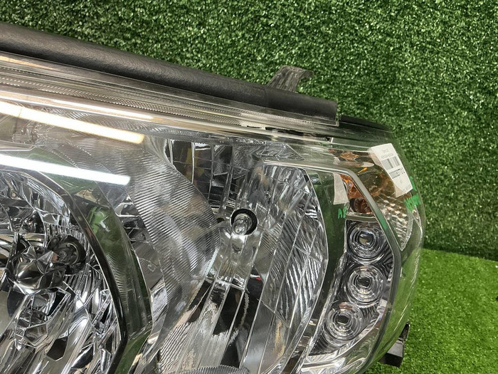 Фара левая Toyota LC Prado 150 (2017-н.в.) галоген