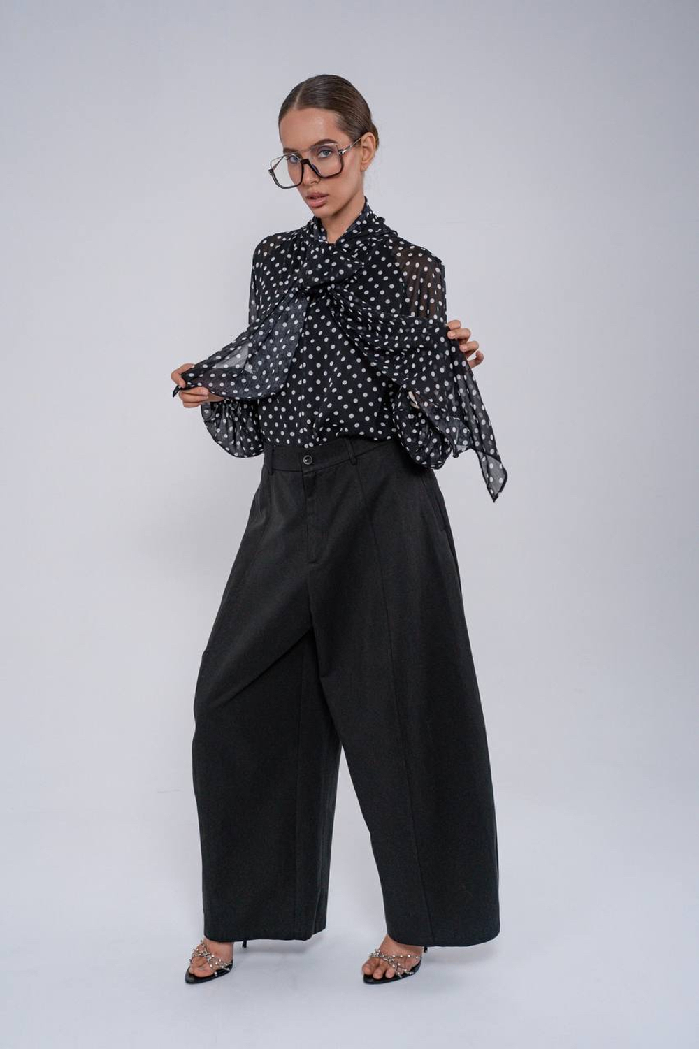 Шифоновая блуза в горошек